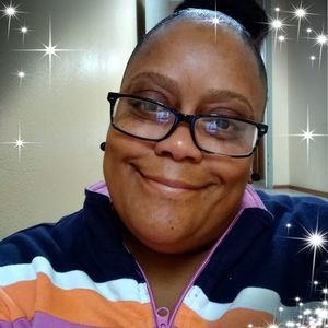 Meet your Posher, Dee dee